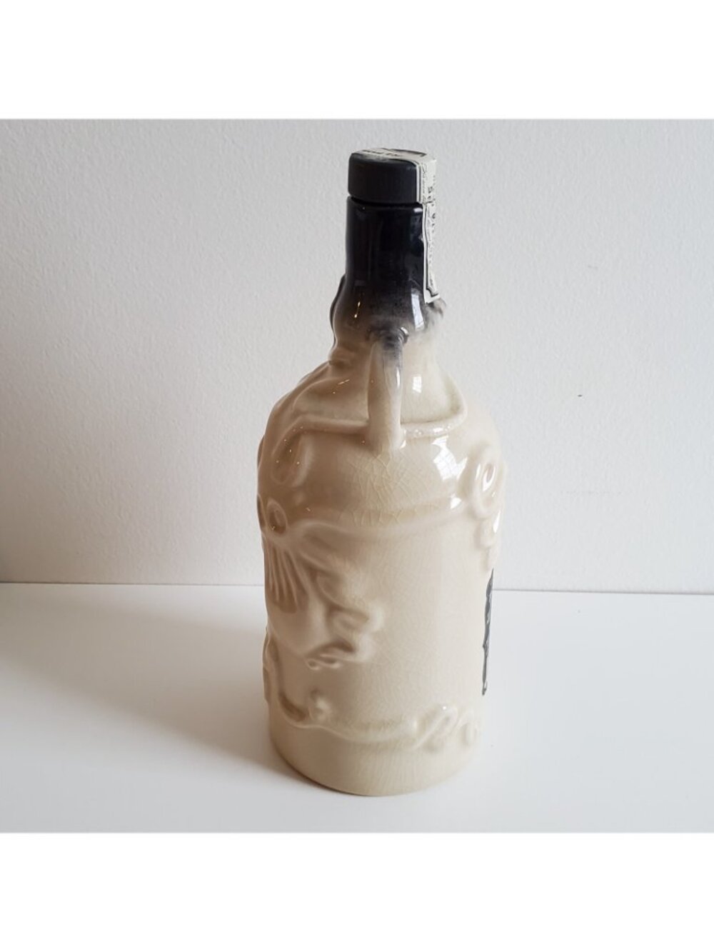 The Kraken Ceramic Rum Bottle Sea Monster EMPTY 750 ml - Picture 5 of 11